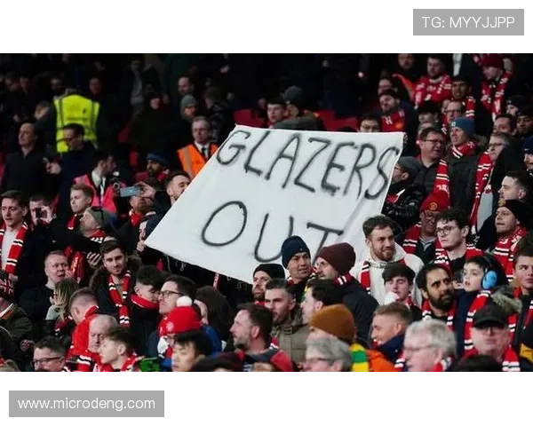 曼联防守体系漏洞频出,对联赛竞争力已构成直接影响 曼联防守体系漏洞频出,对联赛竞争力已构成直接影响