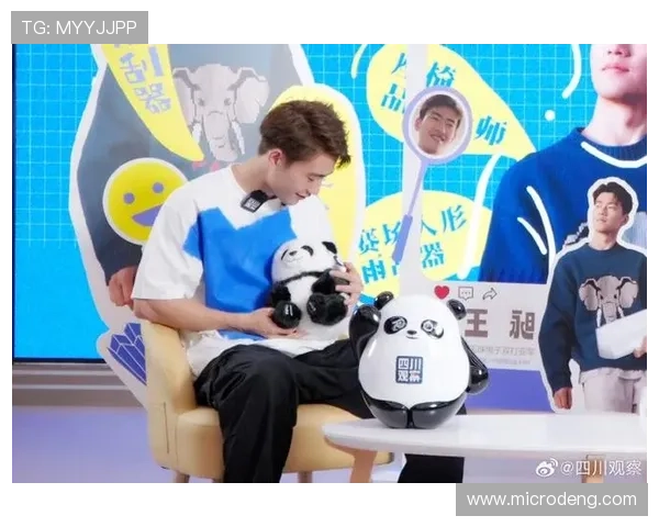 王昶裤子口袋鼓鼓的，从训练场到咖啡厅都像带着个秘密宝盒！